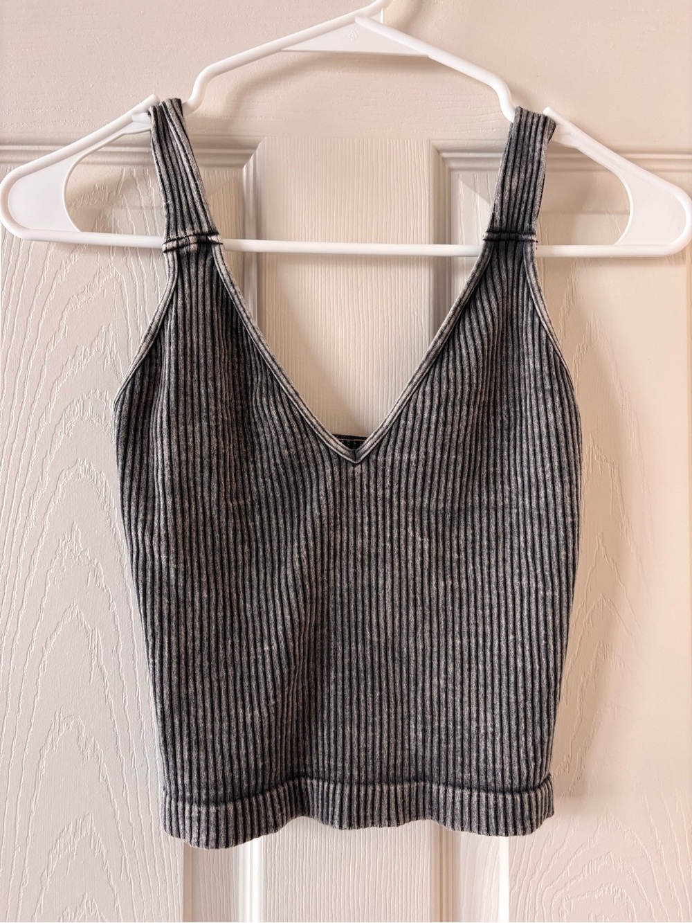FP Movement Ribbed V-Neck Cropped Tank Top - Picture 4 of 4